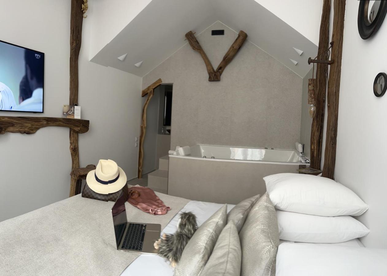 Tamarin & Capucin Suite Balneo Aubagne Extérieur photo