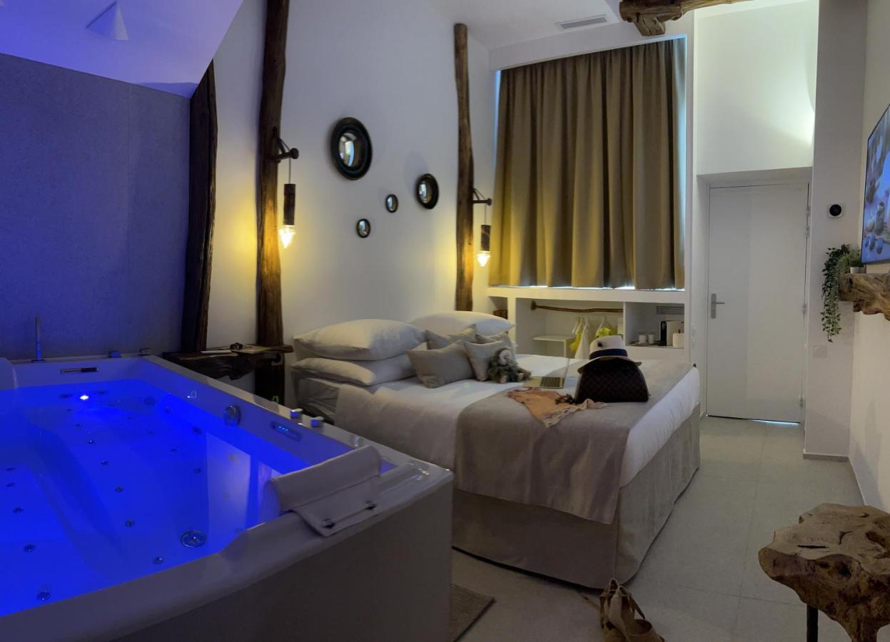 Tamarin & Capucin Suite Balneo Aubagne Extérieur photo