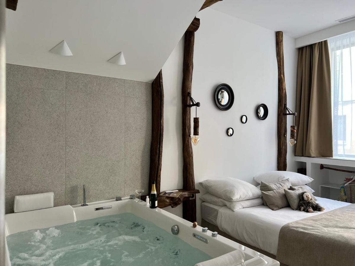 Tamarin & Capucin Suite Balneo Aubagne Extérieur photo