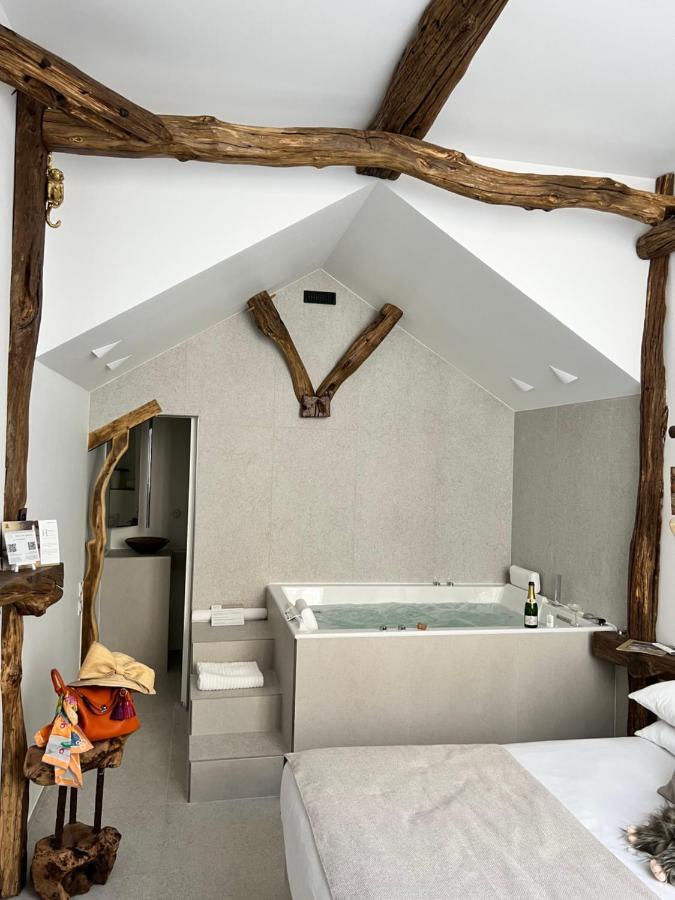 Tamarin & Capucin Suite Balneo Aubagne Extérieur photo